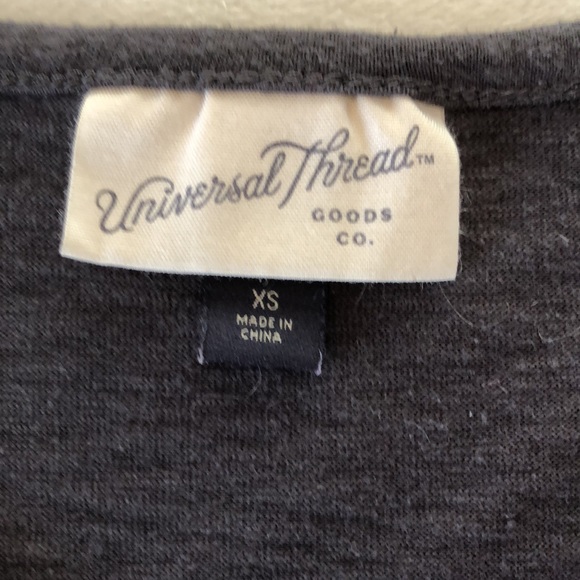 Universal Thread Top - Picture 2 of 2